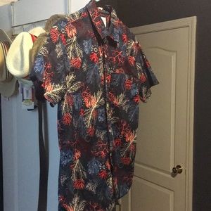 Men’s short sleeve.